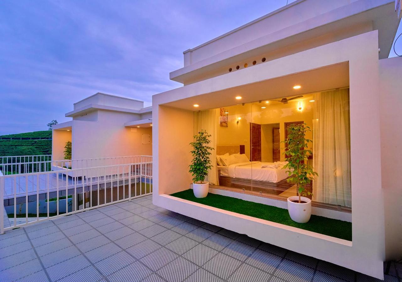 Glen Castle Vagamon Pool Resort By Voye Homes Exterior photo