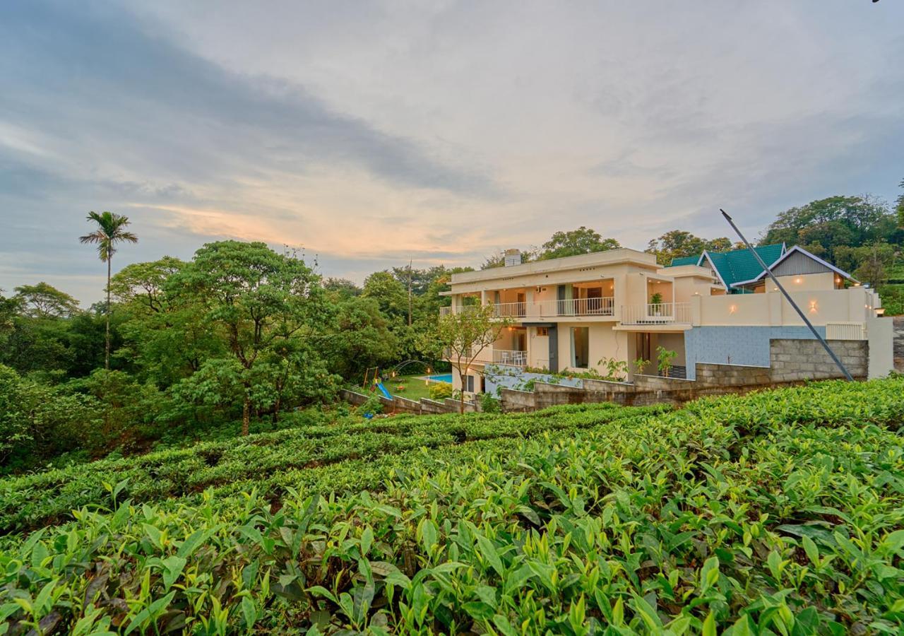 Glen Castle Vagamon Pool Resort By Voye Homes Exterior photo
