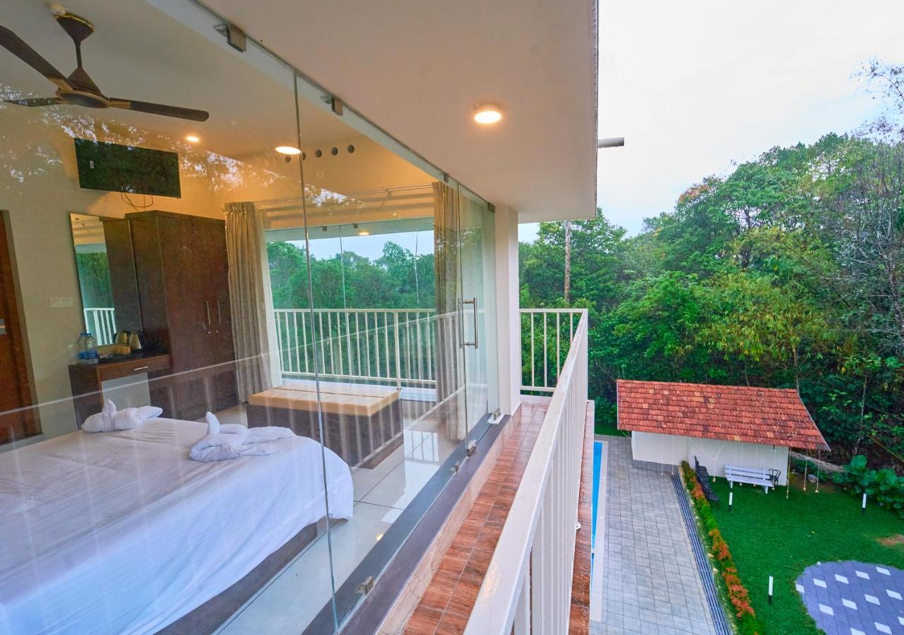 Glen Castle Vagamon Pool Resort By Voye Homes Exterior photo